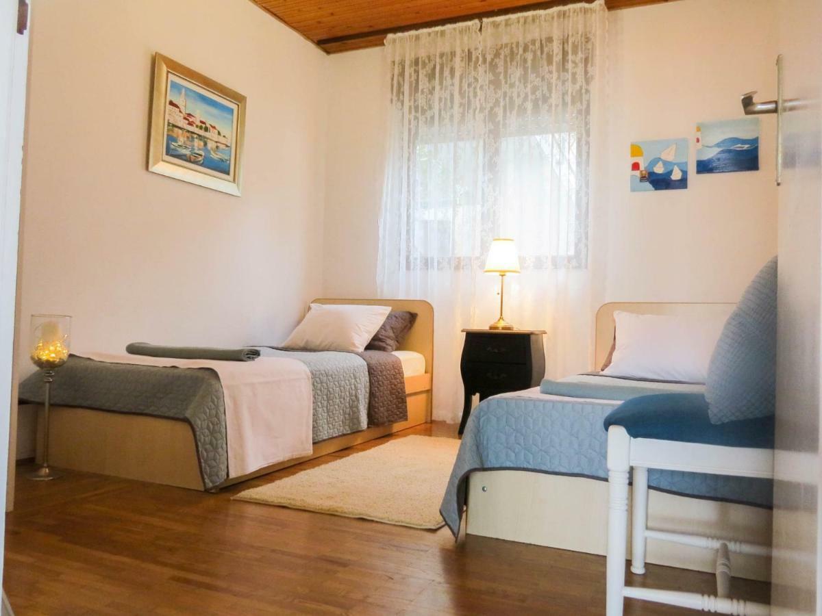 Apartments Barba Trogir Exterior photo